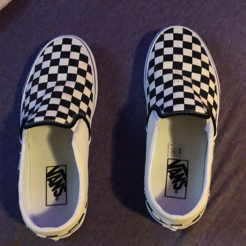 I’m selling ( vans off the wall) white and black
